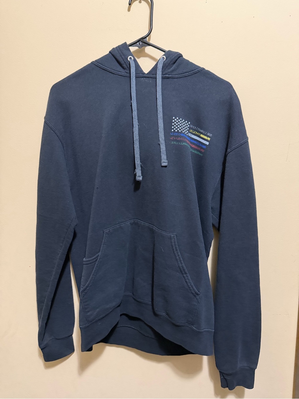Thin Blue Line Men's Black Pullover Hoodie with Flag Graphic